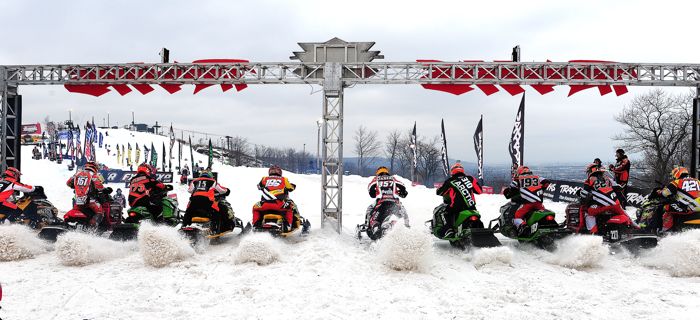 Pro Lite #2 Race start at Duluth snocross. Photo ArcticInsider.com