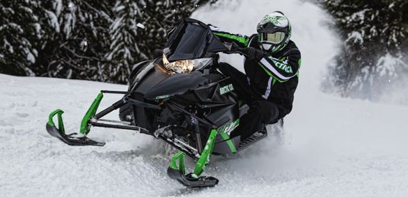 Arctic Cat El Tigre snowmobile, perhaps hemi-powered for 2016?
