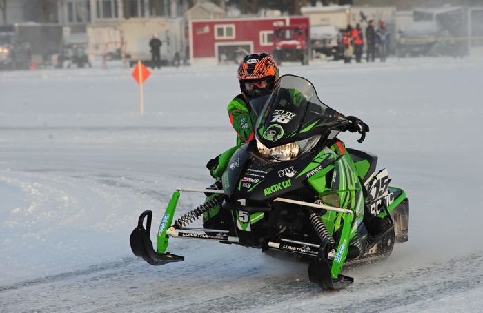 Team Arctic's Wes Selby wins Pro Open in Detroit Lakes. Photo: ArcticInsider.com