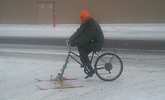TGIF: the snow-mo-bike rider