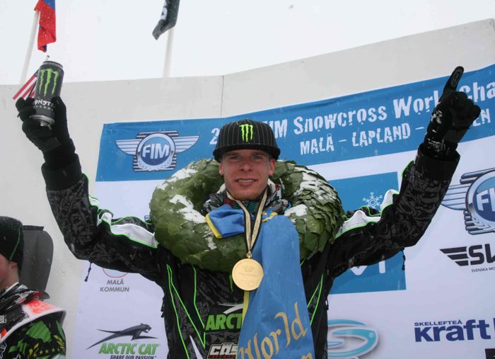 Tucker wearing the World Champion wreath in 2010 in Mala, Sweden. Photo by Joni Launonen